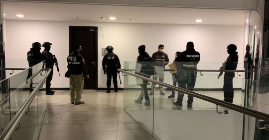 Seis aprehendidos en una investigación sobre presunto lavado activos en Ecuador / Foto: cortesía Fiscalía General