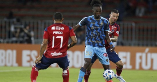 El Nacional perdió anoche 1-2 ante el Deportivo Independiente Medellín en el partido de revancha de la segunda fase de la Copa Libertadores de América / Foto: EFE