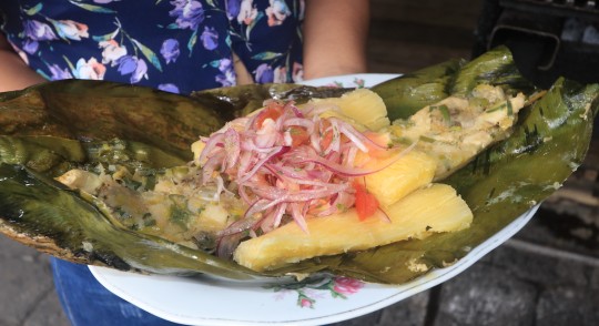 Ayampaco, el plato prehispánico de los shuar / Foto El Oriente