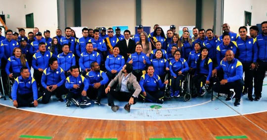 Los abanderados de la delegación son los corredores Kiara Rodríguez y Jimmy Caicedo, ambos clasificados también para París 2024 / Foto: cortesía Sebastián Palacios 