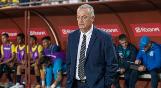 Francisco Egas, anunció su interés en renovar el contrato del entrenador argentino Gustavo Alfaro al frente de la selección / Foto: EFE