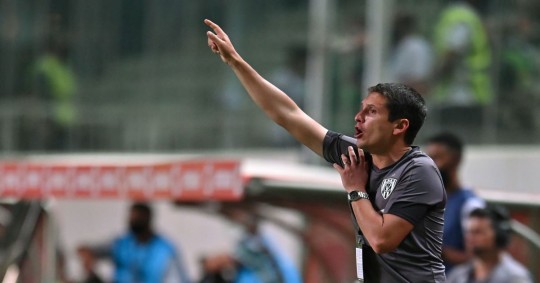 El nuevo seleccionador sub-20 de Ecuador dirigió al Independiente del Valle en los partidos de la Copa Libertadores del año pasado / Foto: EFE
