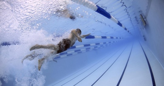 Es un deporte que tiene bajo impacto sobre los huesos y las articulaciones/ Foto: cortesía Pixabay