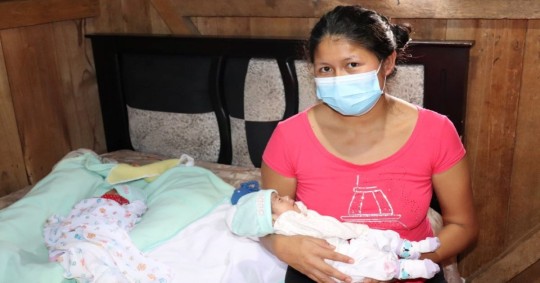 Gemelas prematuras permanecieron 46 días en hospital del Tena / cortesía ministerio de Salud