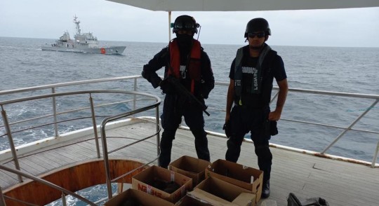 La Marina capturó una embarcación con especies protegidas de Galápagos /  Foto: cortesía Fiscalía