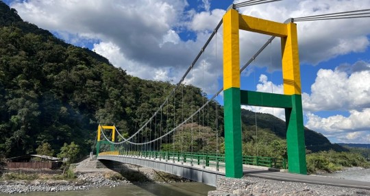 Este puente tiene 120 metros de largo por 6,70 metros de ancho y dispone de una capacidad de carga de 48 toneladas / Foto: cortesía Secretaría de la Amazonía
