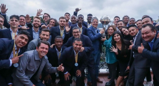 Lasso agradeció al club por su entrega y disciplina deportiva; y, sobre todo, por dejar muy en alto el nombre del país / Foto: cortesía Secretaría General de Comunicación de la Presidencia