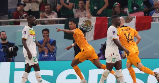Los goles fueron marcados por Frenkie de Jong y Davy Klaasen / Foto: EFE