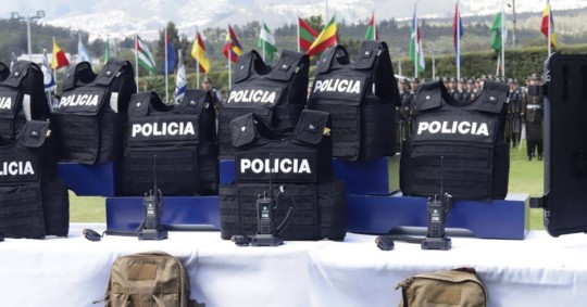 El presidente Daniel Noboa destacó el trabajo de los policías / Foto: cortesía Ministerio del Interior 
