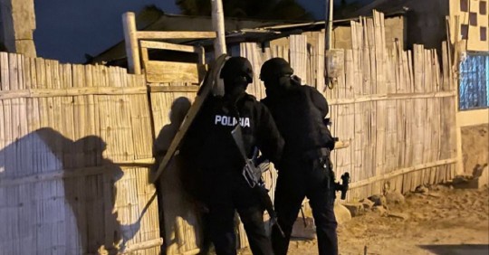 En los doce allanamientos se incautó heroína y cocaína, así como un arma de fuego, municiones, dispositivos electrónicos y celulares/ Foto: cortesía Fiscalía