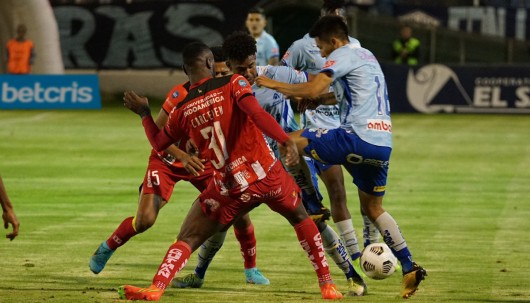 La derrota por 3-1 de Macará ante Técnico Universitario lo dejó sin ninguna posibilidad de intentar salvar la categoría en la ultima fecha / Foto: cortesía 