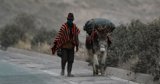 Continúan explosiones en Sangay cuya ceniza afectó 6 provincias / Foto: EFE