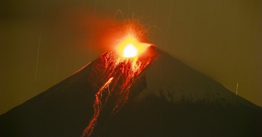 El Sangay experimentó un nuevo pulso eruptivo, muy frecuentes en su historia / Foto: EFE