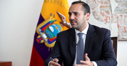 El ministro de Relaciones Exteriores de Ecuador, Juan Carlos Holguín, argumentó la expulsión de Fuks por una pérdida de confianza en el diplomático / Foto: EFE