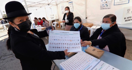 Los diseños del material electoral cuentan con características específicas y elementos de seguridad, para garantizar la transparencia de los comicios / Foto: EFE