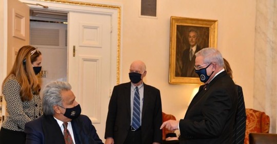 Lenín Moreno se reúne con el presidente del comité de Exteriores del Senado de EE.UU. / foto cortesía Presidencia de Ecuador