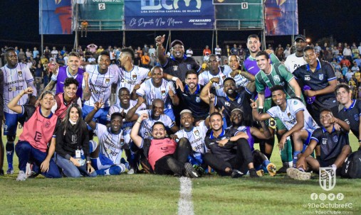 9 de Octubre sorprendió y a los 2 minutos ya ganaba 1-0. Walberto Caicedo venció al golero Hernán Galíndez con un potente remate / Foto: cortesía 9 de Octubre 