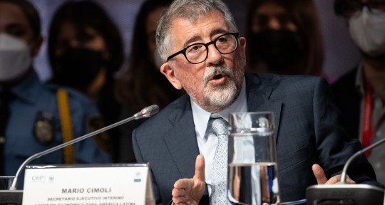 "16 de los 33 países de la región no han recuperado sus niveles de PIB prepandemia" / Foto: EFE