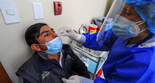 Ecuador suma 875 nuevos casos de covid-19 y acumula 841.575 en pandemia / Foto: EFE