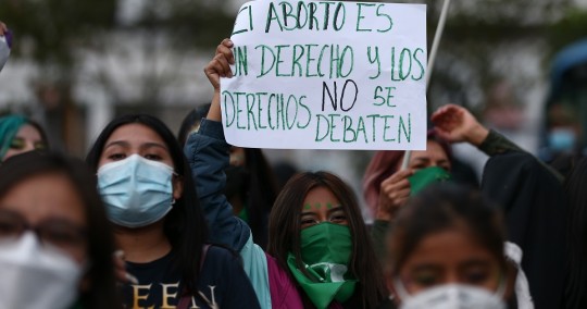 Organizaciones piden la ley de aborto por violación a la Asamblea / Foto: EFE