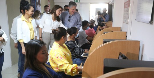 Conectividad gratuita para los ecuatorianos es una realidad gracias a la repotenciación de los Puntos del Encuentro / Foto: cortesía de la Secretaría General de Comunicación de la Presidencia