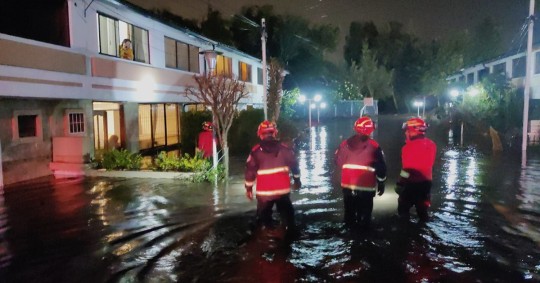 Cuatro personas fueron evacuadas por los Bomberos y otras 15 se refugiaron en otras viviendas / Foto: cortesía Bomberos Quito