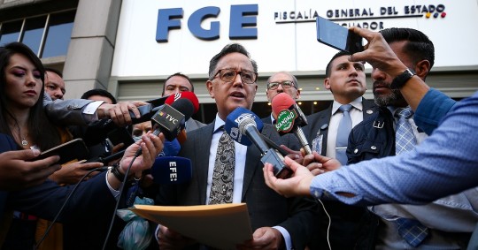 El Secretario Nacional de Seguridad Pública, Diego Ordónez, presentó la denuncia en la Fiscalía previo a dejarla, este mismo miércoles, ante el Consejo de la Judicatura / Foto: EFE