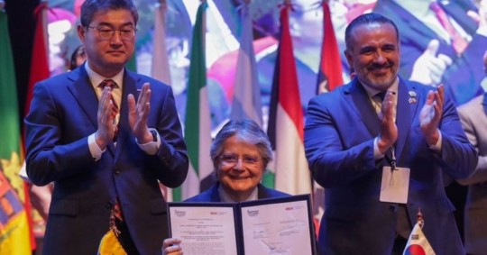 Lasso señaló que estas obras “son corredores estratégicos entre las 3 ciudades más grandes del país y son obras que el Ecuador ha esperado por largo tiempo” / Foto: cortesía Presidencia