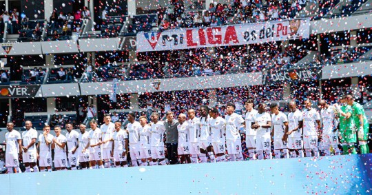 Liga gana Copa de Campeones de Ecuador y la dedica al argentino Edgardo Bauza / Foto: EFE