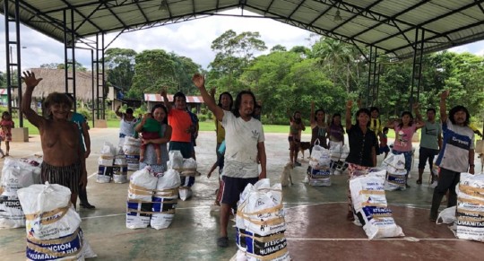 Waoranis reciben atención humanitaria por inundaciones  / Foto: cortesía MIES