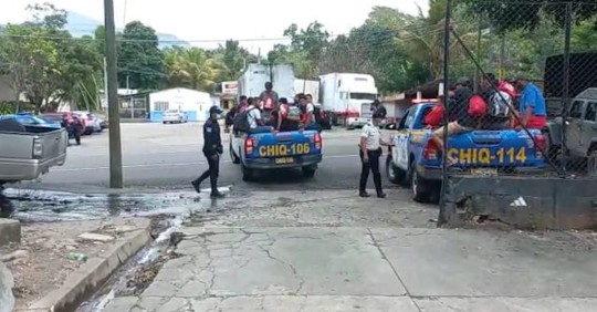 Guatemala intercepta a un grupo de migrantes irregulares de Ecuador y Cuba / Foto: Cortesía PNC Guatemala