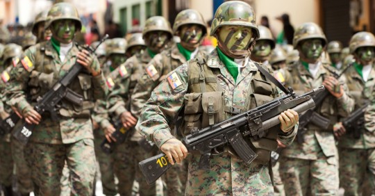 Las evidencias de la presencia de grupos armados colombianos en territorio ecuatoriano se han incrementado en los últimos meses / Foto: Shuttestock