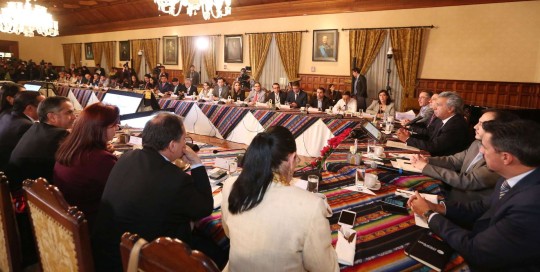 Hasta el cierre de esta edición, el Presidente estaba reunido con sus ministros en el Palacio de Carondelet. Foto: La Hora