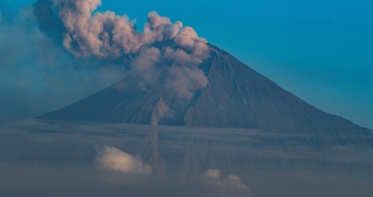 Volcán Sangay en erupción  / Foto: EFE