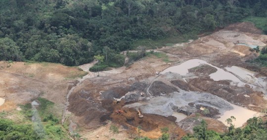 La falta de regulación y de vigilancia por parte de las autoridades de la zona ha llevado a una gran cantidad de mineros ilegales a operar en la región/ Foto: Cortesía Ministerio de Gobierno