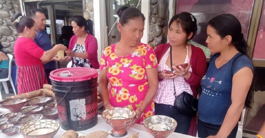 Se promocionaron artesanías, textiles, manualidades, bebidas ancestrales y alimentos de la zona / Foto: cortesía MIES