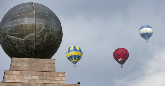 El primer Festival Internacional del Globo Mitad del Mundo 2022 congregó a 21 tripulaciones de varios países del mundo / Foto: EFE