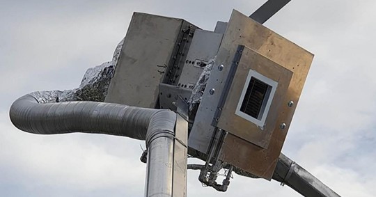 Este "árbol artificial" es sólo un prototipo, pero sus potenciales aplicaciones pueden extenderse al ámbito industrial, comercial o residencial/ Foto: Cortesía EFE