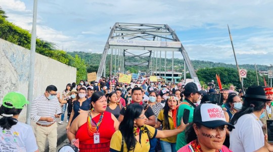Cientos de personas protestaron contra la minería ilegal en Napo / Foto: cortesía Confeniae