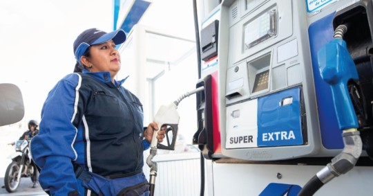 El precio referencial de la gasolina de 95 octanos pasará de 4,15 a 3,98 dólares / Foto: cortesía Petroecuador 