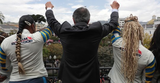 Lasso entrega premio económico a medallistas de Tokio 2020 / Foto: cortesía Presidencia de la República