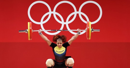 Palacios, además, fue bronce en el total olímpico con 252 kilos, uno menos que la china Tiantian Zeng que ganó la plata / Foto: EFE