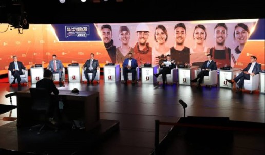 Fueron algunas de las propuestas presentadas en un debate electoral organizado por la Cámara de Comercio de Guayaquil. Foto: EFE