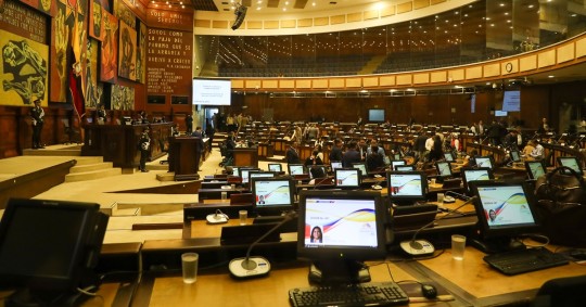 El acuerdo fue ratificado por el pleno de la Asamblea con 76 votos a favor, 23 en contra y 35 abstenciones / Foto: EFE