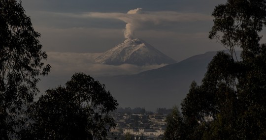 La actividad del Cotopaxi se incrementó desde finales de octubre, cuando comenzó a emitir gases y vapor de agua, acompañados de ceniza / Foto: 