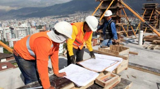 La Constructora Álvarez Bravo, que lleva más de 10 años en el mercado, levanta una edificación en el norte de Quito. Foto: Pavel Calahorrano / EL COMERCIO 
