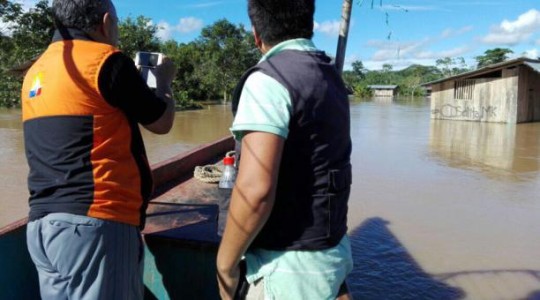 Las crecientes de los ríos en Morona Santiago han dejado damnificadas a las familias asentadas cerca a los afluentes. Foto:  El Comercio