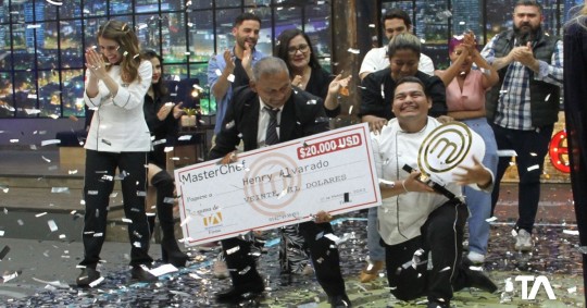 El guayaquileño Henry Alvarado, quien se dedica a la producción agrícola, se convirtió en el triunfador de la cuarta temporada/ Foto: Cortesía Teleamazonas