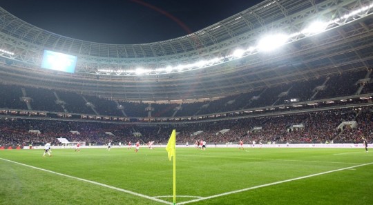 En la mayoría de ocasiones no se cumple con la iluminación ajustada a los parámetros y confort visual necesario para realizar las actividades deportivas / Foto: cortesía 
