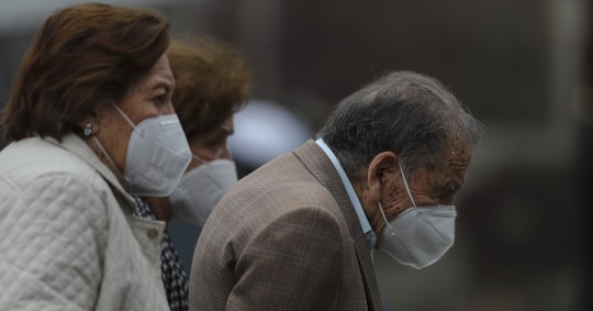 De acuerdo a las autoridades, en los actuales momentos existe una marcada tendencia a la baja de casos de contagio / Foto: EFE